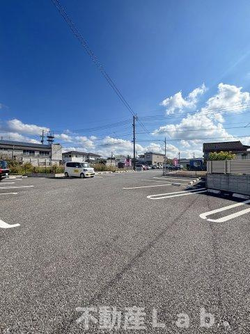 ラフィーネの駐車場