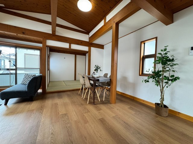 所沢市緑町中古戸建の洋室