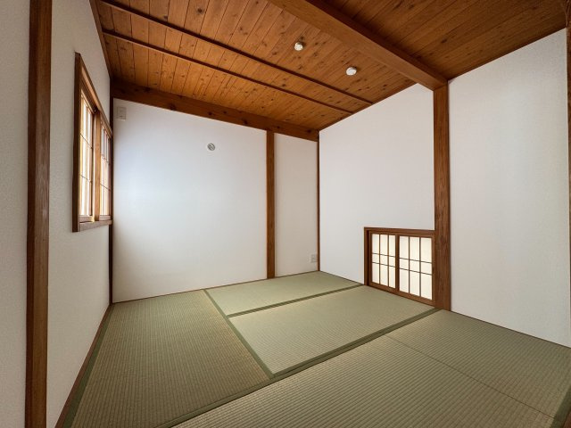 所沢市緑町中古戸建の和室|心がホッと落ち着く和室をご用意しました！床が柔らかいので小さいお子様のプレイルームや、ご両親が泊まりに来た時の客間としてなど、様々な用途で使える万能なお部屋です☆
