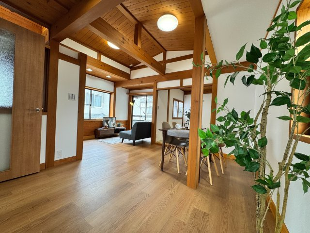 所沢市緑町中古戸建の洋室