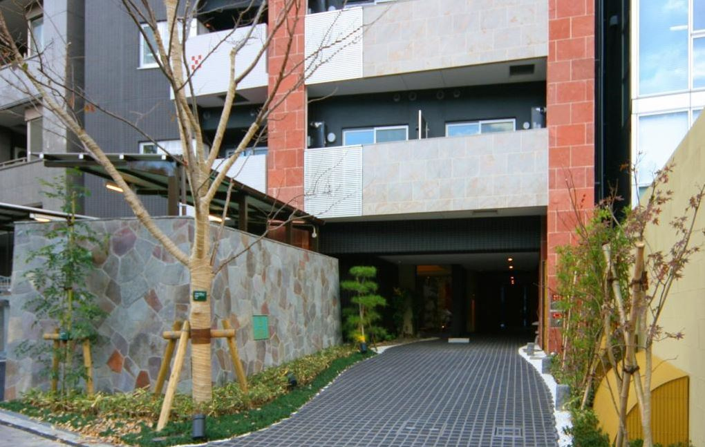 エステムプラザ市谷外濠公園のエントランス|エステムプラザ市谷外濠公園