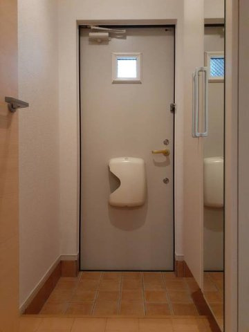 ファヌアンＢの玄関