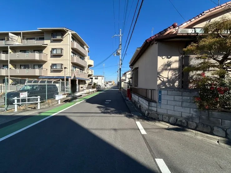 野洲市栄　売土地の前面道路含む現地写真