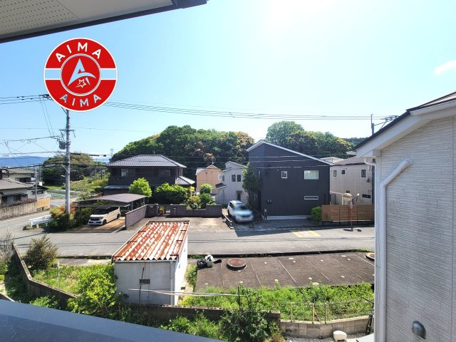 大野城市牛頸2丁目第2-1棟(1号棟)の展望|窓から緑が見える物件も魅力的です。