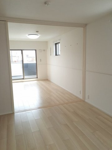 チューリップ　ツリーの居間・リビング