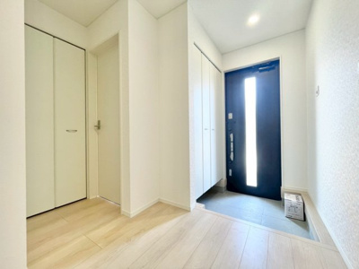 【玄関】 | 潮来市日の出2号棟 | 施工例：ご見学はお気軽に0476-37-3888までお問合せ下さい！