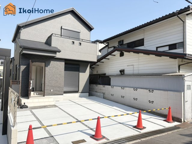 明石市朝霧町　新築戸建の駐車場|【ホームページに現地動画掲載中】●年中無休：当日予約可●ゆったり並列2台駐車可能！交通量も少なく安心