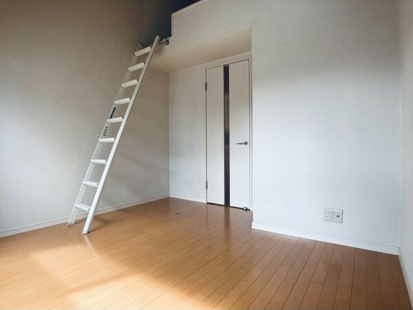 LUMINOUS矢田の内装