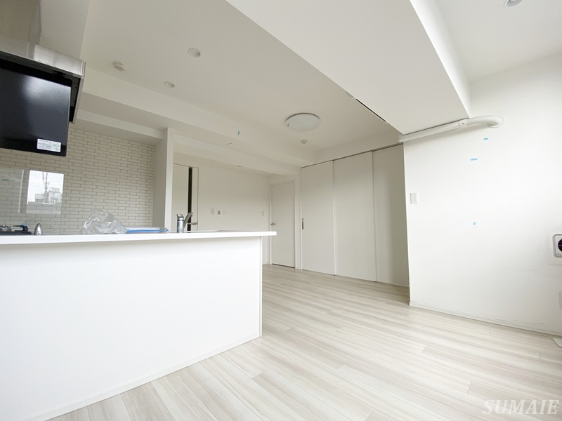 ＳＰコート尾久ノースの居間・リビング|別角度から見た13.3帖のリビングです☆