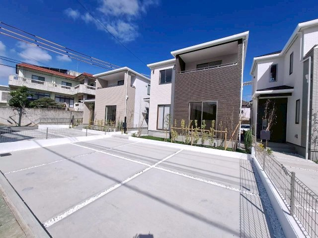 ハートフルタウン沖縄市知花　B号棟の外観