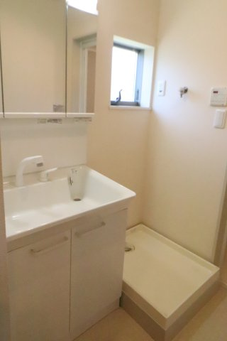 スターサファイアⅠの洗面所|別号室の同仕様の参考写真です。