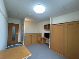 ゆったり過ごせる居間です