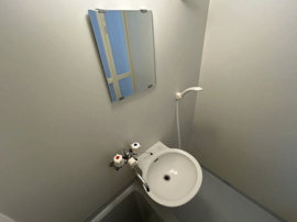 明るい色調の室内です