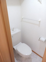シンプルで使いやすいトイレです