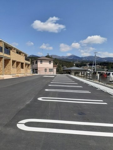 ヴィラ・トレポッツィＡの駐車場