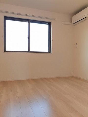 ヴィラ・トレポッツィＡの洋室