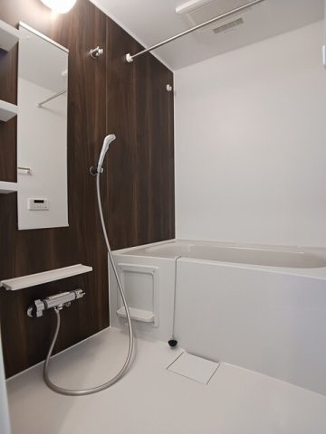 ＭｏｄｅｒｎＶｉｌｌａ二の岡Ａの浴室