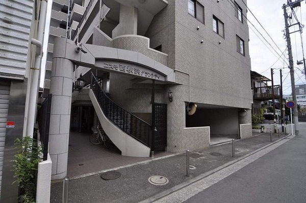 清潔なエントランスです