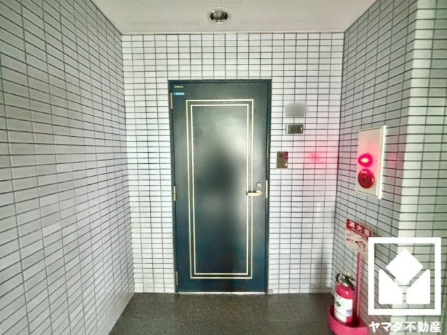 スウィングマンションの玄関