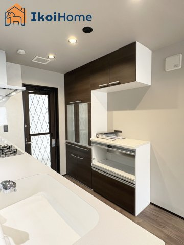 明石市二見町福里　中古戸建のキッチン|【ホームページに現地動画掲載中】●年中無休：当日予約可●同色カップボード付きの統一感のあるキッチン♪