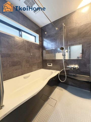 明石市二見町福里　中古戸建の浴室|【ホームページに現地動画掲載中】●年中無休：当日予約可●ゆったりご入浴いただける約1坪タイプの浴室