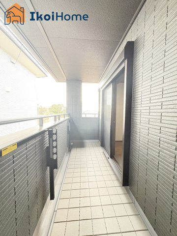 明石市二見町福里　中古戸建のバルコニー|【ホームページに現地動画掲載中】●年中無休：当日予約可●廊下からも出入り可能。陽当たり良好バルコニー