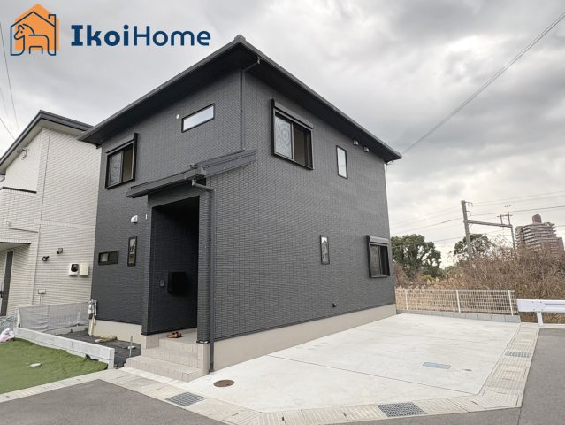 明石市二見町福里　中古戸建の駐車場|【ホームページに現地動画掲載中】●年中無休：当日予約可●お車は車種により2～3台駐車可能です！