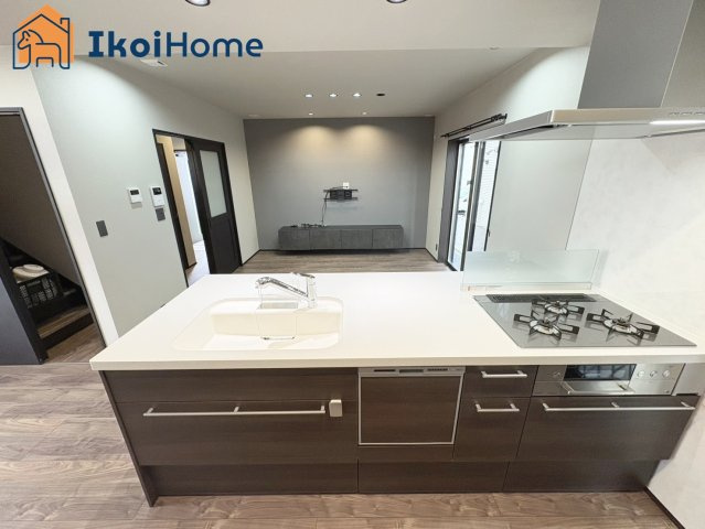 明石市二見町福里　中古戸建のキッチン|【ホームページに現地動画掲載中】●年中無休：当日予約可●家事の時短に欠かせない食洗機付きキッチン！