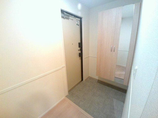 リヴェール広田の玄関|明るい玄関です