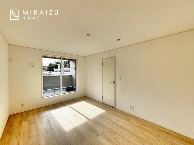 【子供部屋】 | 日当たりの良いお家は嬉しいですよね。それぞれ価値観が分かれる箇所です、実際に内覧して日当たりの心地よさをご体感下さいね♪