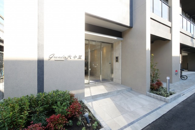 グランディール大今里のエントランス
