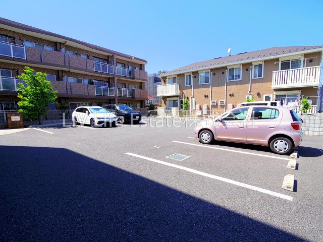 Cuesta　M　エムの駐車場