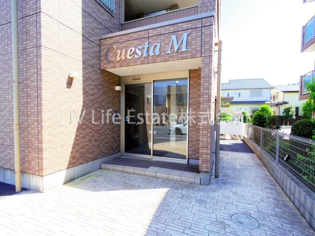 Cuesta　M　エムのエントランス