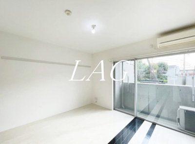 【居間・リビング】 | アクア・コート | 洋室のお部屋です。