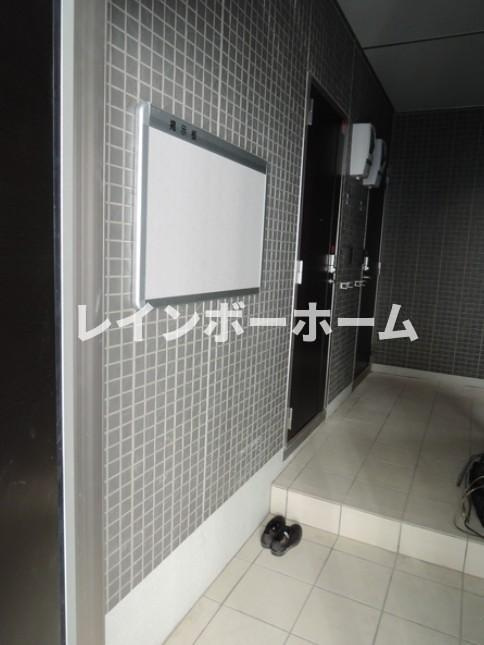 ルーブルのその他