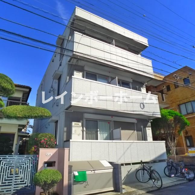 ルーブルの外観