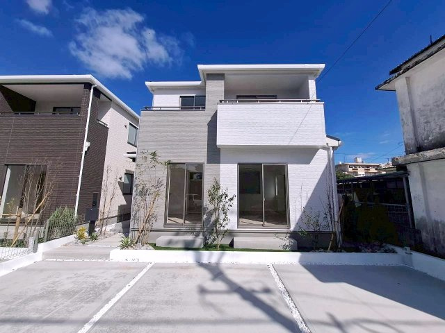 ハートフルタウン沖縄市知花　C号棟の外観