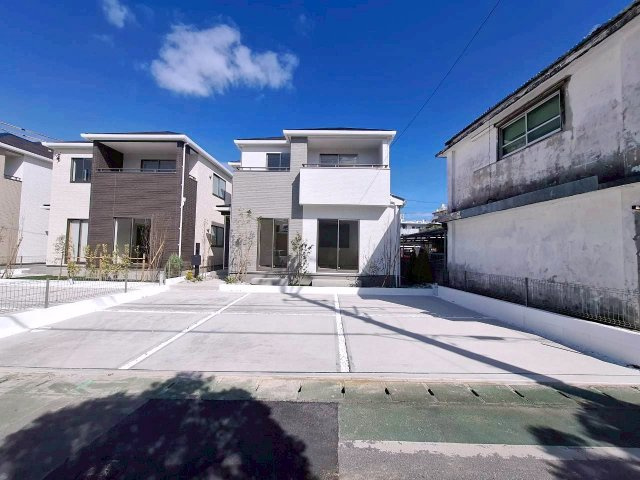 ハートフルタウン沖縄市知花　C号棟の外観|駐車並列3台可能