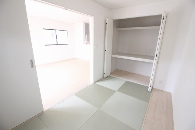 小山市横倉第４（Ⅰ期）　2号棟の和室|和室には押入収納付き！布団や季節物もすっきり片付きます！（2号棟）