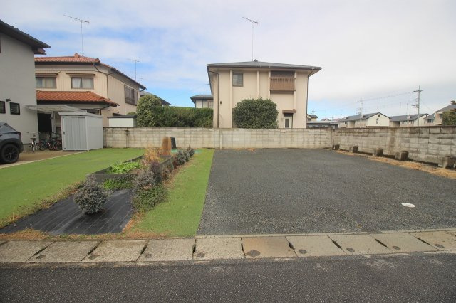 野木町丸林の外観|南西側との境界部分（2026年3月撮影）