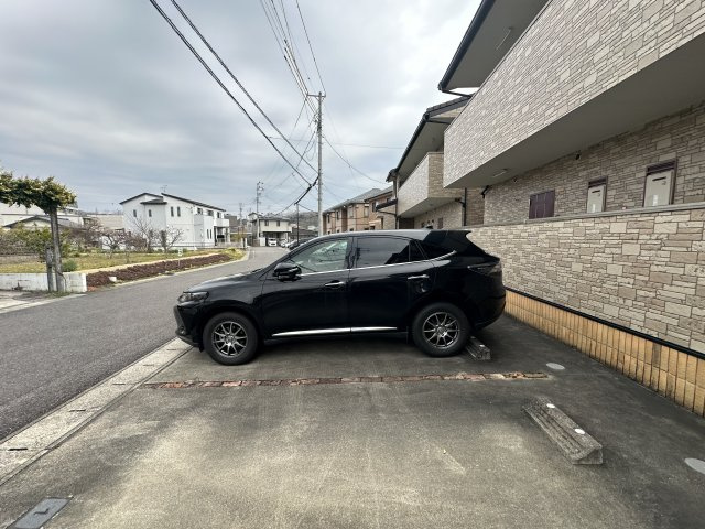 コンフォート平戸Ⅱの駐車場