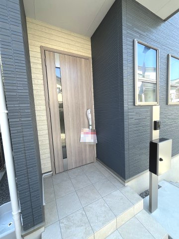 【玄関】 | 春日市大谷5丁目3期　1号棟（全1棟）【仲介手数料無料・0円】 | 現地写真。