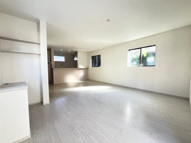 【居間・リビング】 | 春日市大谷5丁目3期　1号棟（全1棟）【仲介手数料無料・0円】 | 現地写真。