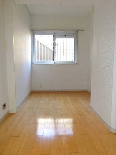 大倉山ハイム１号棟の居間・リビング|洋室