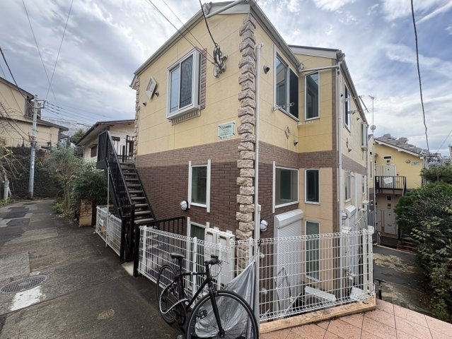 ユナイト反町モナリザの外観