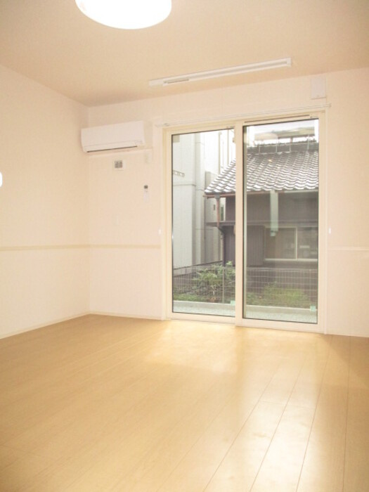 グレイス小松の居間・リビング|イメージ写真です。