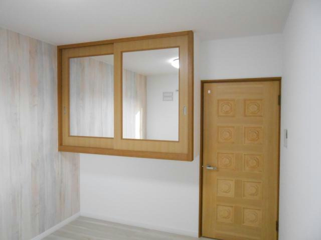 イシュタール鶴巣の洋室