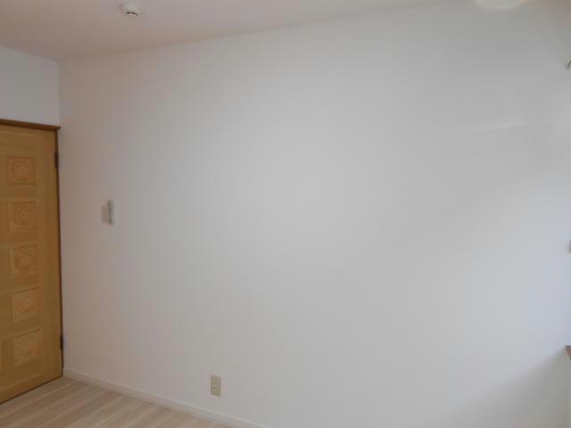 イシュタール鶴巣の洋室