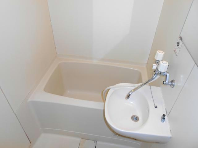 イシュタール鶴巣の浴室