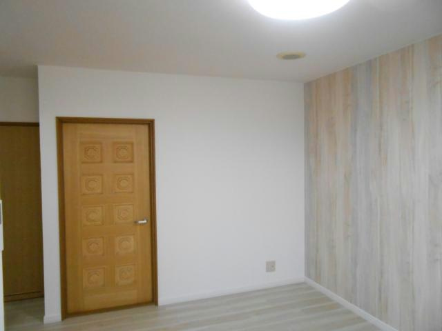 イシュタール鶴巣の居間・リビング